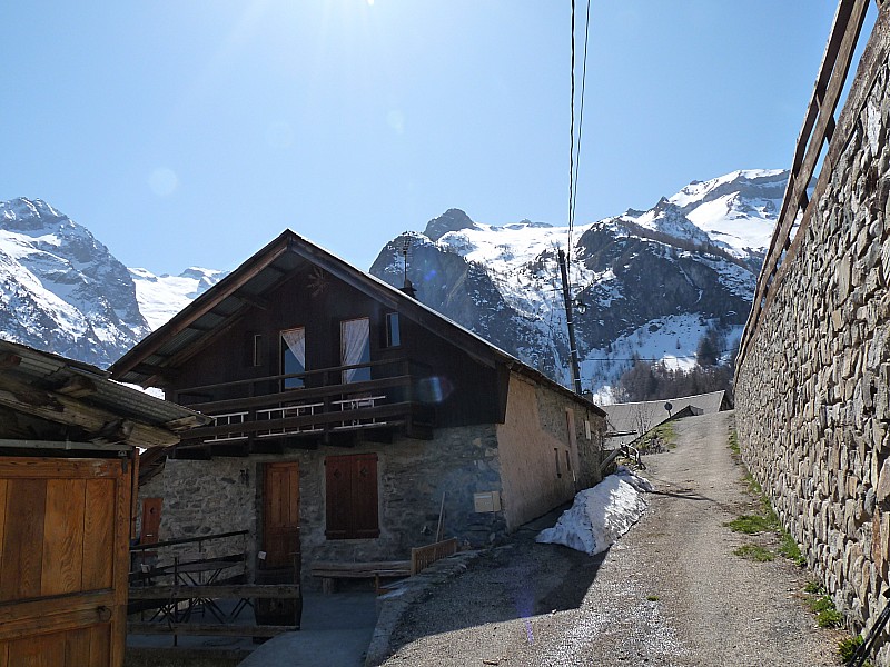 #12 Les 3 sommets du jour vus depuis Villard Notre Dame Les 3 sommets du jour vus depuis Villard Notre Dame