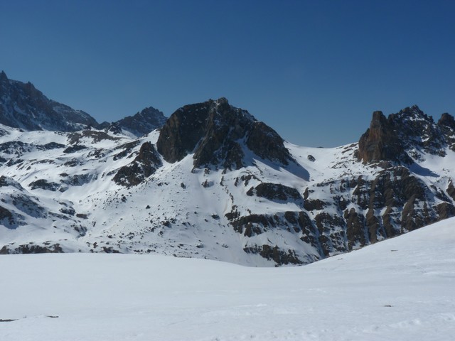 #5 toujours en face : les aiguilles Large et Pierre André toujours en face : les aiguilles Large et Pierre André