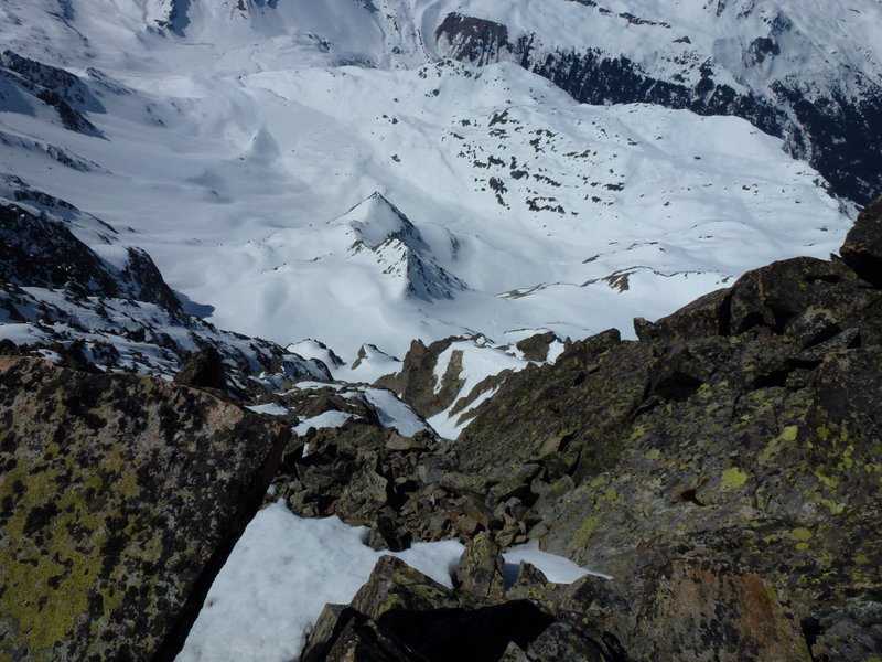 #9 Mt Tondu : La fin du couloir SW en bas, la descente n Mt Tondu : La fin du couloir SW en bas, la descente n'est pas par là heureusement.