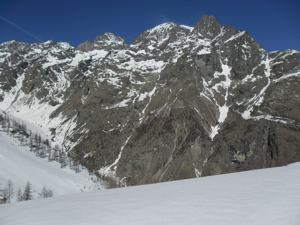 #2 Pelvoux : Par contre pour monter au refuge du Pelvoux il n Pelvoux : Par contre pour monter au refuge du Pelvoux il n'y a pas trop de neige!