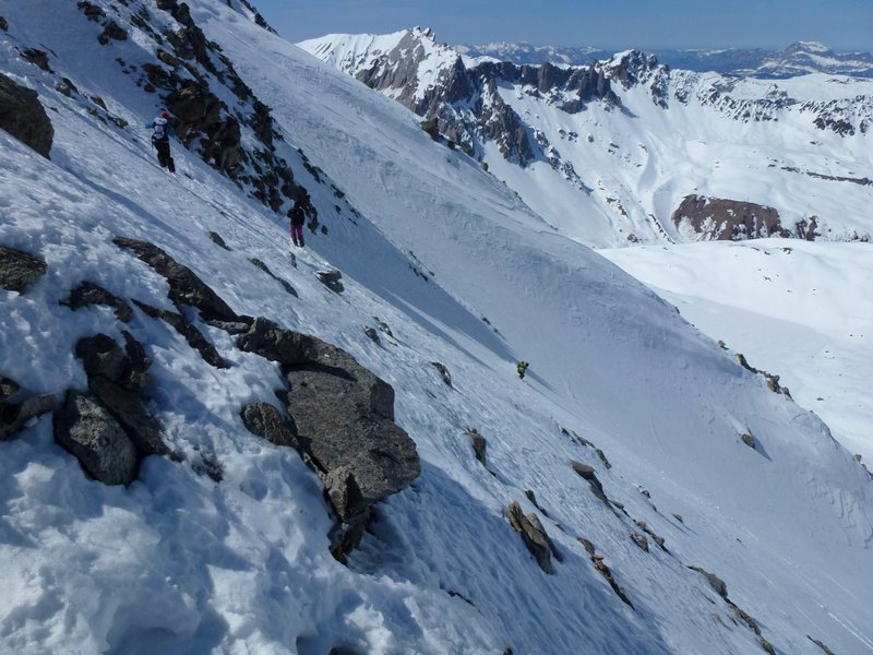 #9 Col d Col d'Enclave : L'autre équipe qui me précède à la descente