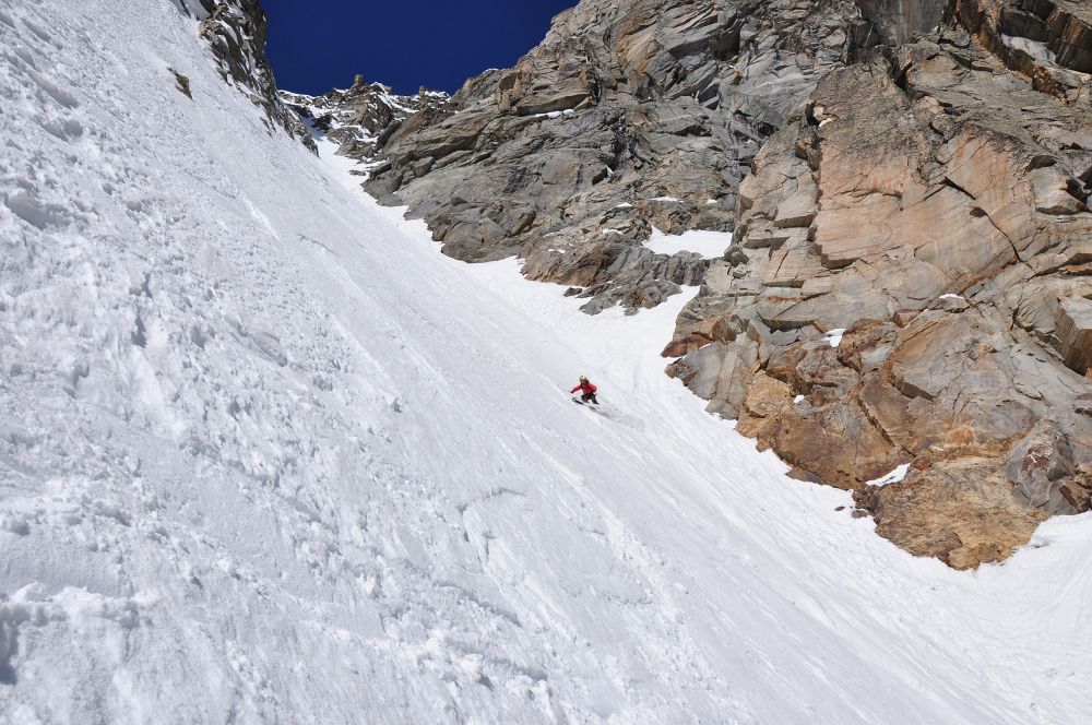 #14 Couloir de la Gura : moquette rive G, froide rive D, au choix Couloir de la Gura : moquette rive G, froide rive D, au choix