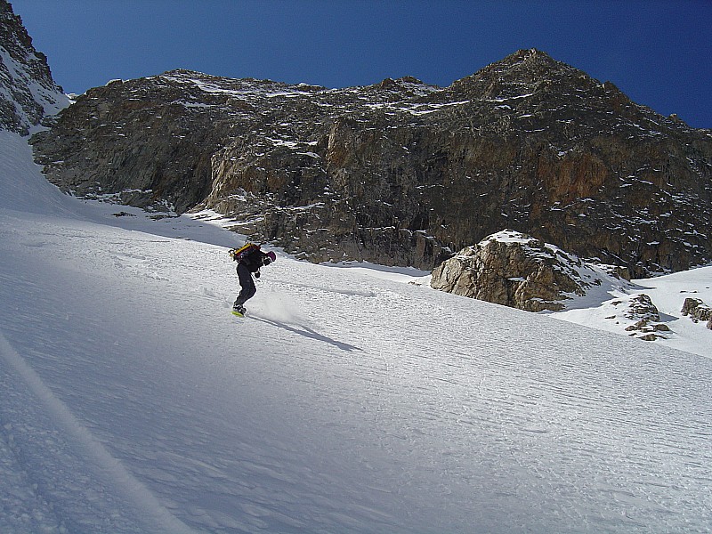#4 à mi-pente : très belle neige, on ne sera pas venus pour rien ! à mi-pente : très belle neige, on ne sera pas venus pour rien !