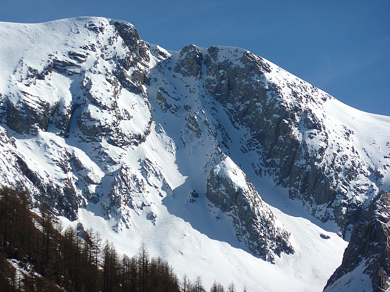#17 le couloir vu de la vallée le couloir vu de la vallée