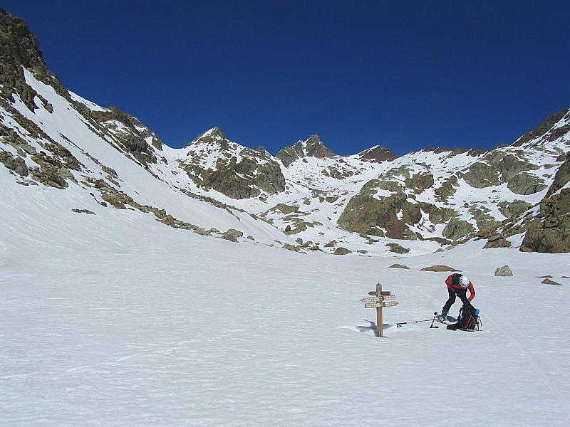 #14 Tour des cimes Valrossa : Sous le lac < de Valrossa Tour des cimes Valrossa : Sous le lac < de Valrossa