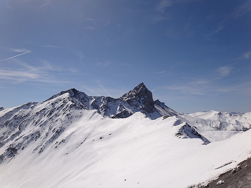 #11 Aiguille d Aiguille d'Arves N : ou tête de chat ; JM n'a qu'un bras, le chat qu'une oreille vu d'ici...