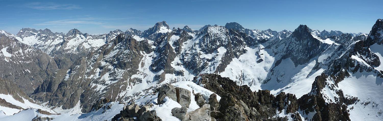 #2 VallonDesEtages : Vue du sommet sur le vallon des Etages et les grands du coin VallonDesEtages : Vue du sommet sur le vallon des Etages et les grands du coin
