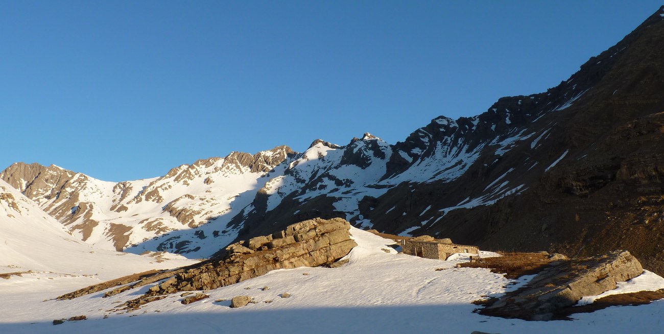 #1 Cabane de Chichin : Et l Cabane de Chichin : Et l'adroit de Chichin derrière