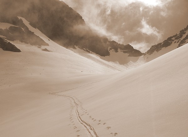#6 col de l col de l'Agnelin : Sous le col de l'Agnelin, en suivant les traces d'Isabelle et de Bruno