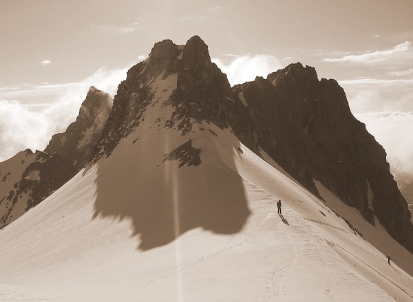 #1 Selle neigeuse : Passage de la selle neigeuse (2800) donnant accès au glacier du Rocher Blanc Selle neigeuse : Passage de la selle neigeuse (2800) donnant accès au glacier du Rocher Blanc