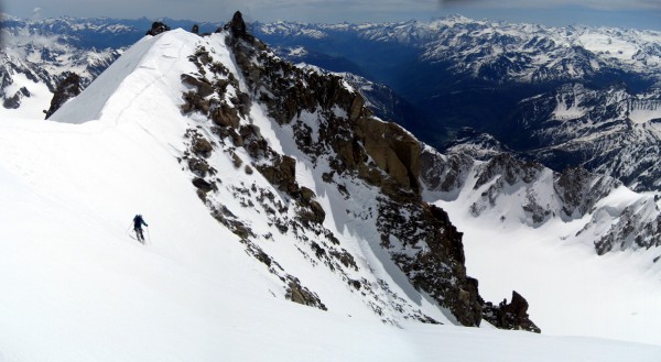 #2 Départ du premier couloir : L Départ du premier couloir : L'avantage de cette variante, c'est que l'on part skis aux pieds du sommet du Tacul.