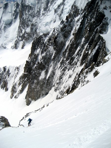 #3 Le premier couloir : Descente sur la combe maudite, les faces est du Maudit et du MB en visu. Le premier couloir : Descente sur la combe maudite, les faces est du Maudit et du MB en visu.