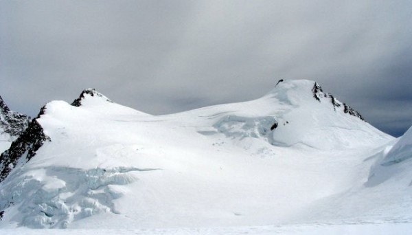 pointe Gnifetti : la pointe Gnifetti depuis le col du Lys