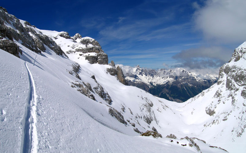 #2 Le vallon de Monthieu : Le vallon de Monthieu, en face le vallon de Doran et la Pointe Percée. Le vallon de Monthieu : Le vallon de Monthieu, en face le vallon de Doran et la Pointe Percée.