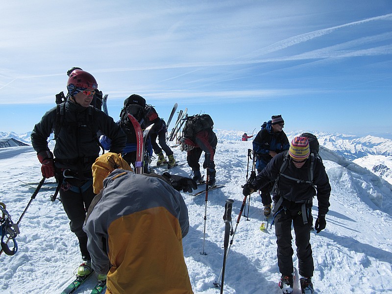 #9 Le sommet : Une belle et longue descente nous attend. Le sommet : Une belle et longue descente nous attend.