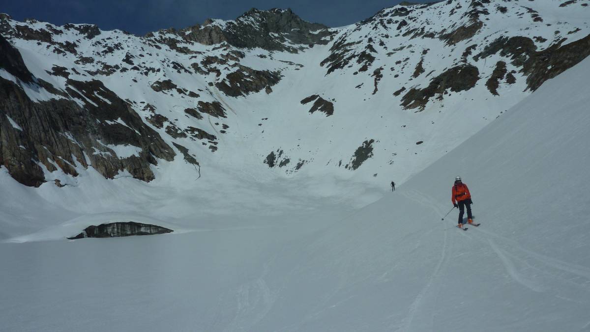 #16 Moraine Bis : Manu devant le col des Volnets, en super conditions d Moraine Bis : Manu devant le col des Volnets, en super conditions d'apres Friz