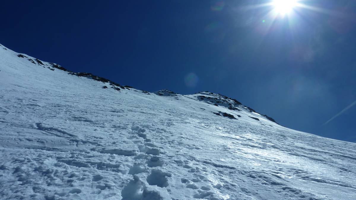 #6 Pente sommitale : la neige semble pas exceptionnelle Pente sommitale : la neige semble pas exceptionnelle