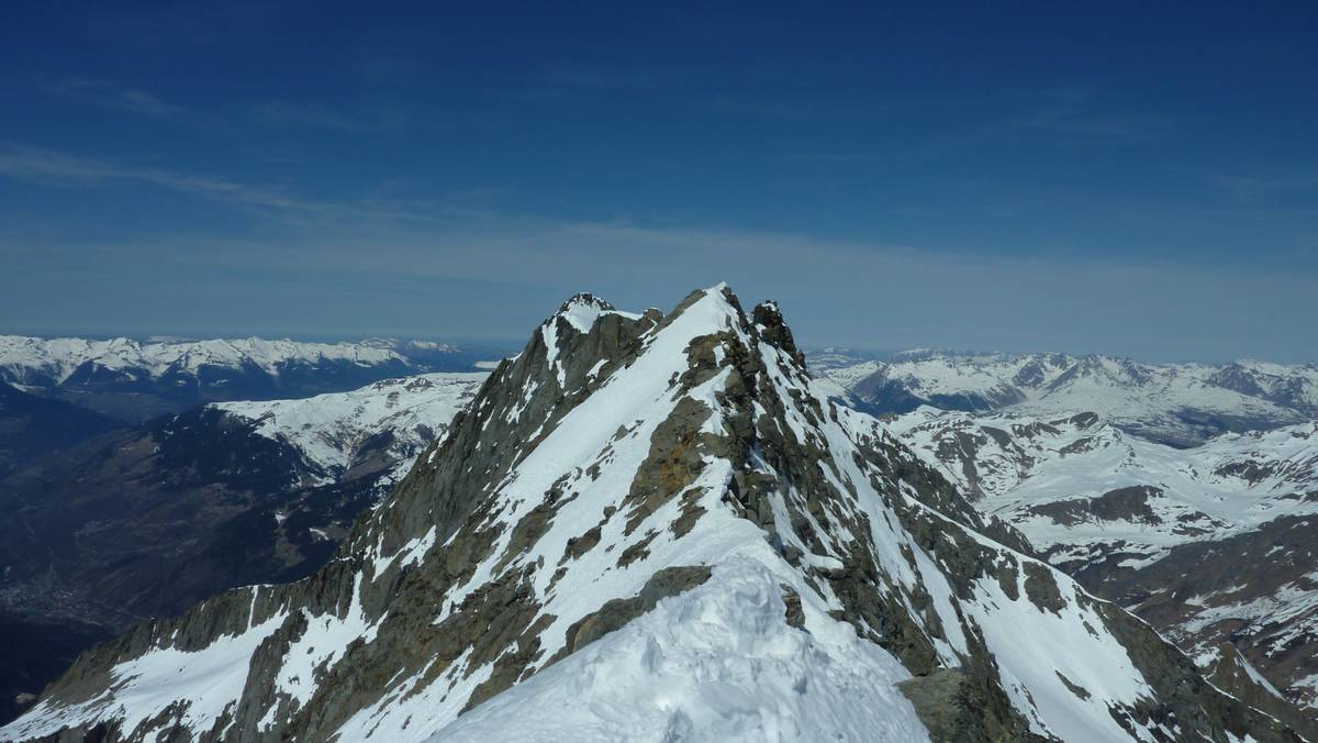#7 Grand Bec : sommet à gauche avec peut etre Viervier... Grand Bec : sommet à gauche avec peut etre Viervier...