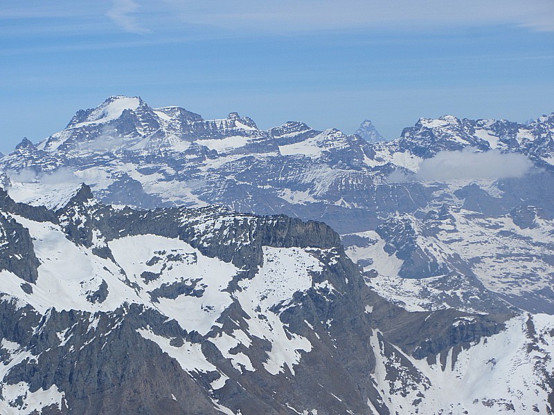#4 Vue du sommet : Grand Paradis et Cervin, côté italien. Vue du sommet : Grand Paradis et Cervin, côté italien.