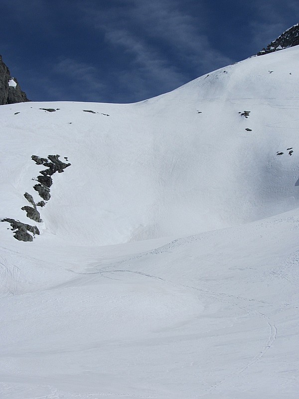 #7 Sous le glacier : Une belle pente avec du bon ski Sous le glacier : Une belle pente avec du bon ski