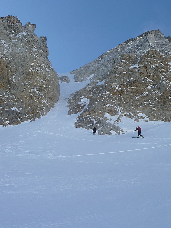 #14 le couloir Nord : le vent souffle en remontant dans le couloir le couloir Nord : le vent souffle en remontant dans le couloir