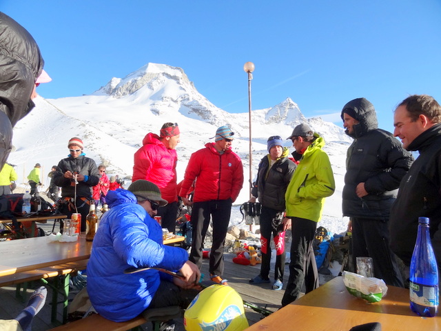 Apéro-Préparatifs : Samedi soir avant le diner tardif..