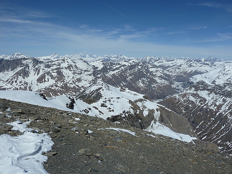 #8 Vue vers la Maurienne : bon enneigement pour une fin avril... Vue vers la Maurienne : bon enneigement pour une fin avril...