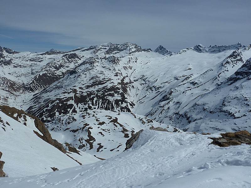 #6 Vue du sommet : vers le secteur des Evettes Vue du sommet : vers le secteur des Evettes