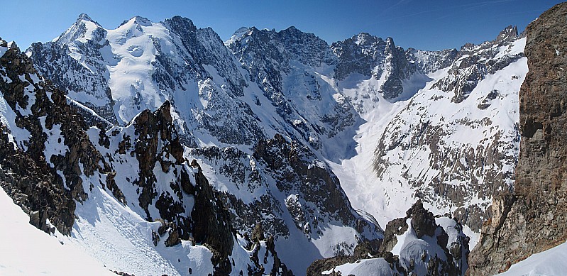 #5 Au col 3050 m : ... mais deux heures plus tard, après la montée dans cette pente nord austère, la récompense! Au col 3050 m : ... mais deux heures plus tard, après la montée dans cette pente nord austère, la récompense!