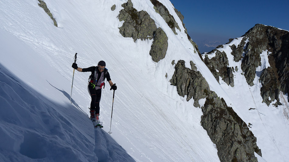 #4 Au pied du couloir : on remonte jusqu Au pied du couloir : on remonte jusqu'à 50m sous la sortie en ski