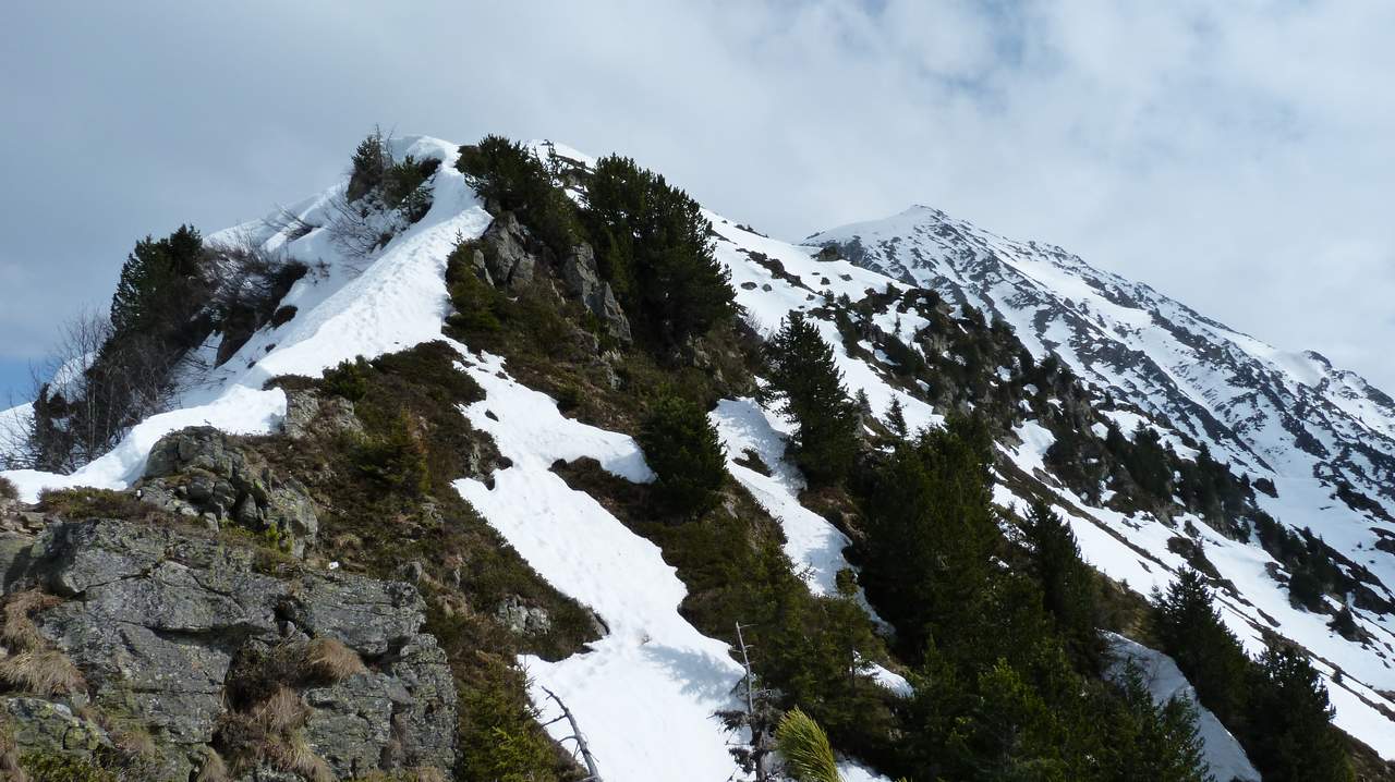 #7 Petit Charnier : L Petit Charnier : L'arête NW