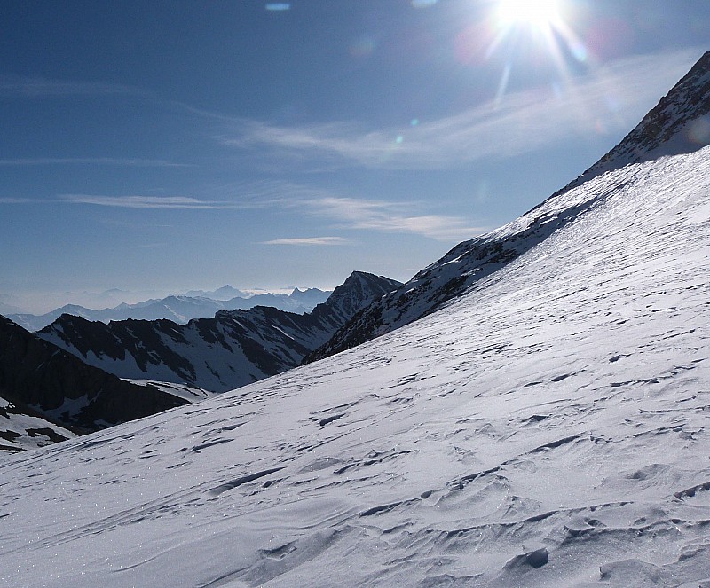 #3 Face nord du Goléon : Un manteau neigeux en tôle ondulé ou tuile, selon les goûts de chacun Face nord du Goléon : Un manteau neigeux en tôle ondulé ou tuile, selon les goûts de chacun