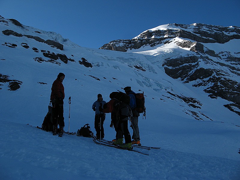 #3 Face au glacier : Début du glacier du Mt Ruan avec le CAF Croix Rousse de Lyon Face au glacier : Début du glacier du Mt Ruan avec le CAF Croix Rousse de Lyon