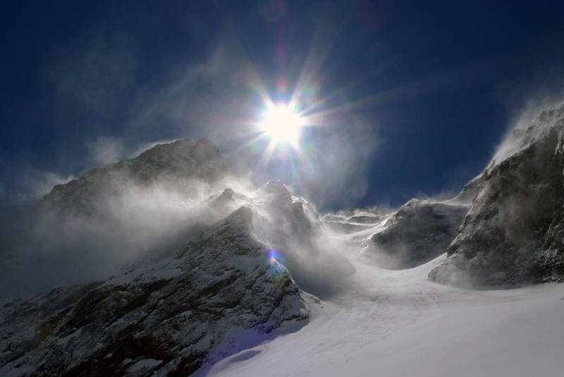 #15 Pelas-Verney : Le glacier des Boeufs Rouges : ambiance après un coup de vent sur les crêtes ! On devine la partie en glace (luisante) qui empêche de monter au col du même nom Pelas-Verney : Le glacier des Boeufs Rouges : ambiance après un coup de vent sur les crêtes ! On devine la partie en glace (luisante) qui empêche de monter au col du même nom