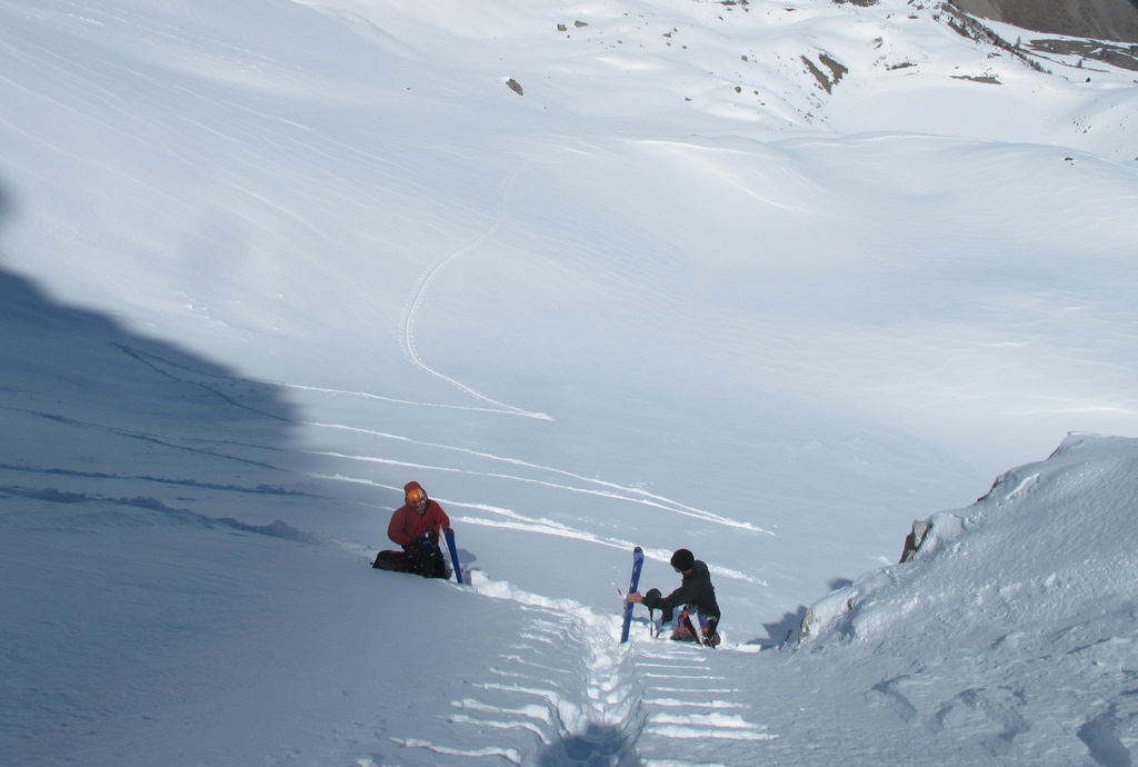 #18 Couloir N de la Petite Part : Neige douteuse + trop de vent = on se casse... Couloir N de la Petite Part : Neige douteuse + trop de vent = on se casse...