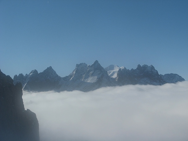 Mer de nuage : La barre des Ecrins