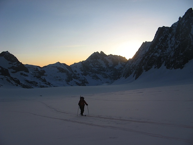 Glacier Blanc : Un pas tranquille devant les Agneaux