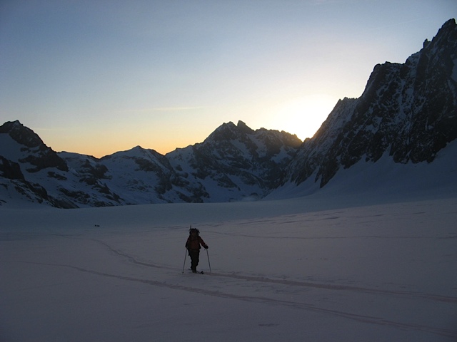 #10 Glacier Blanc : Un pas tranquille devant les Agneaux Glacier Blanc : Un pas tranquille devant les Agneaux