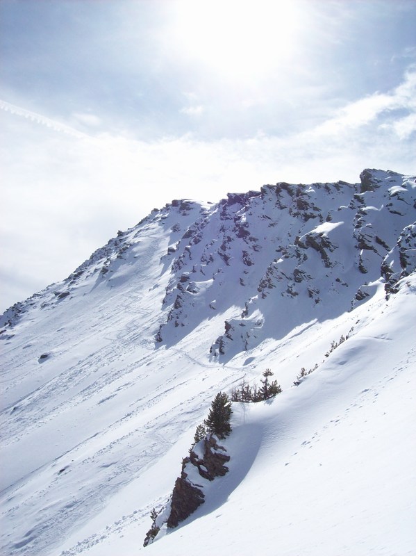 #7 Vue vers Peyre-Nière : Traces de la première descente. Vue vers Peyre-Nière : Traces de la première descente.
