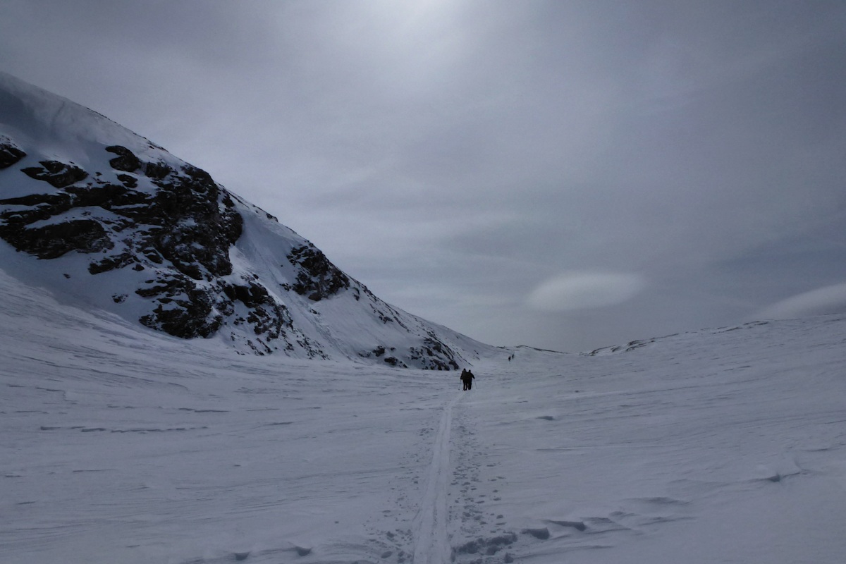 #2 Glacier de Roche Ferran : Une traversée quasi-horizontale pour rejoindre le pied de la pente finale. Glacier de Roche Ferran : Une traversée quasi-horizontale pour rejoindre le pied de la pente finale.