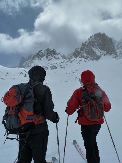 #7 Vue vers le col : Gagné! Ça se lève sur un superbe paysage Vue vers le col : Gagné! Ça se lève sur un superbe paysage