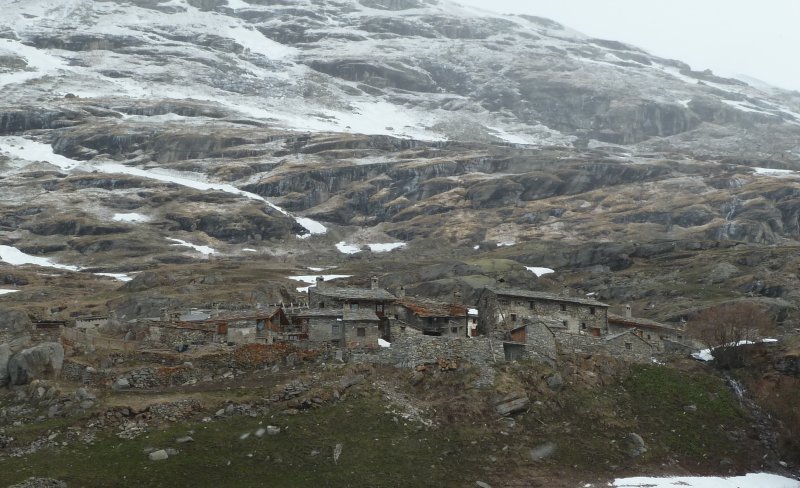 #2 L L'Ecot : C'est déjà le printemps à 2000m en S