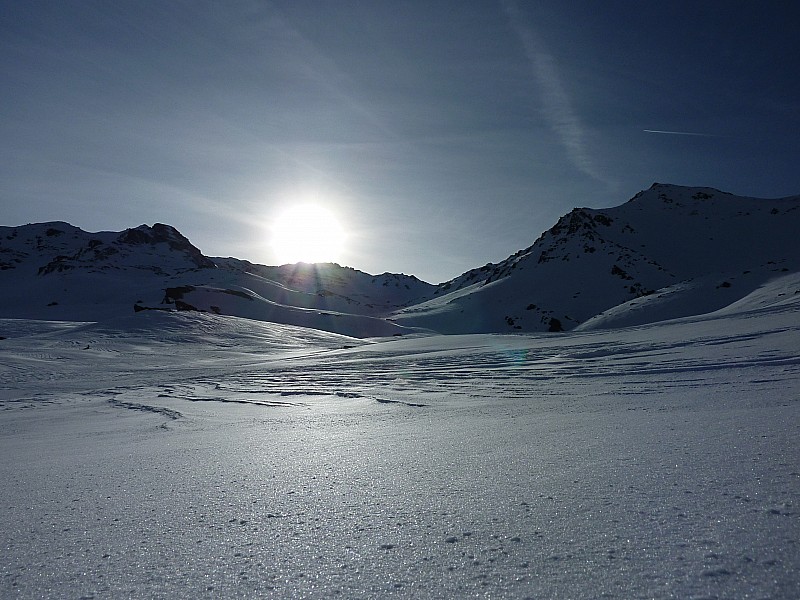 #13 Grande Tempête : Vue sur le sommet, juste sous le gros disque brillant Grande Tempête : Vue sur le sommet, juste sous le gros disque brillant