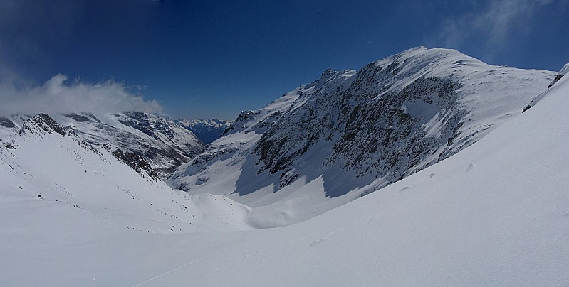 #10 Au retour : La vallée de Freissinières, Crête de Chapan et du Diolon Au retour : La vallée de Freissinières, Crête de Chapan et du Diolon