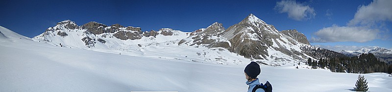 #1 Sous le col des Ourdeis : Beau paysage, mais vraiment beaucoup de vent Sous le col des Ourdeis : Beau paysage, mais vraiment beaucoup de vent