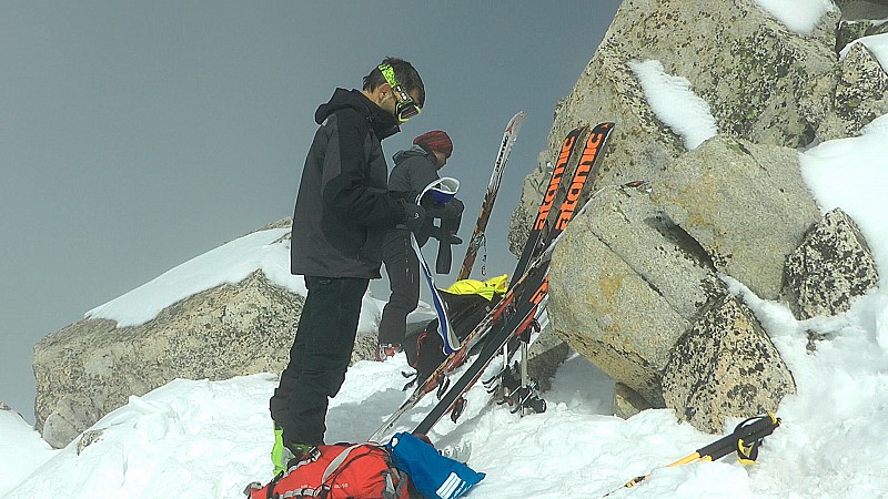 #29 2824m : Sommet: on se prépare pour la descente 2824m : Sommet: on se prépare pour la descente