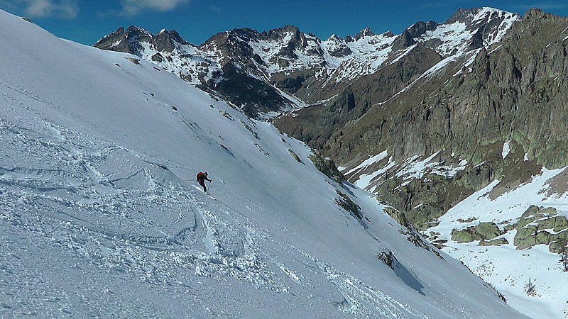 #37 2200m : poudre un peu crouté sur les dernieres pentes avant le vallon Morta, 2200m : poudre un peu crouté sur les dernieres pentes avant le vallon Morta,