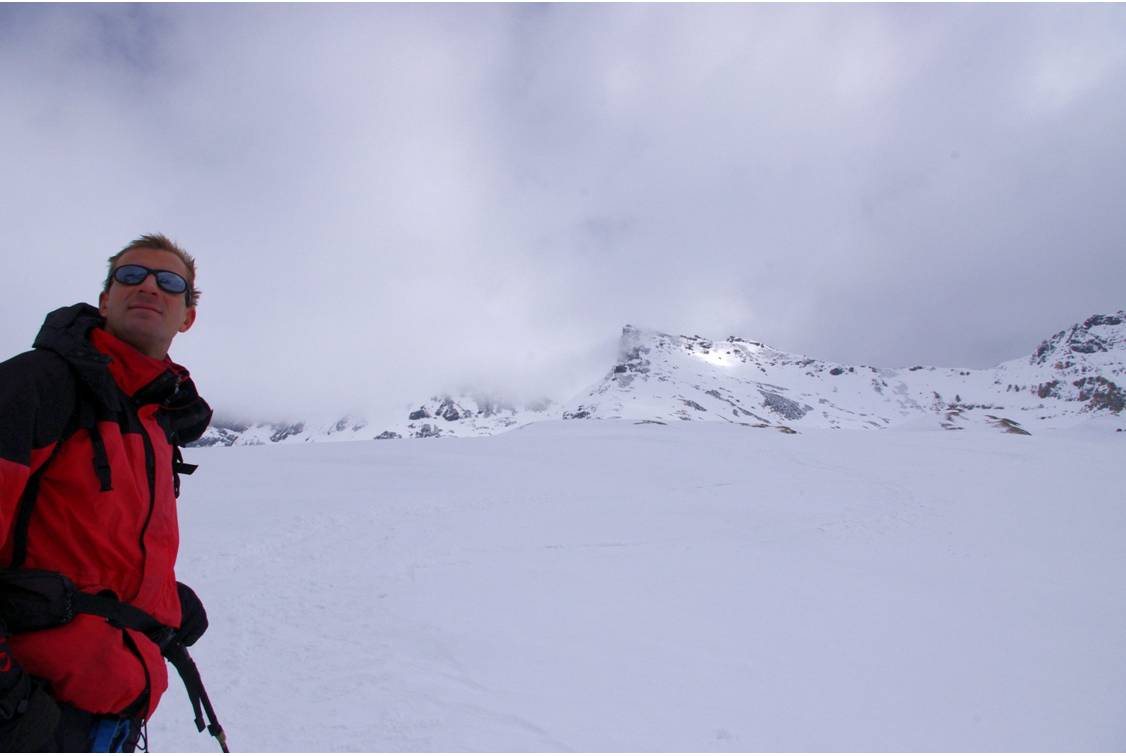 #6 En redescendant du Truc Blanc : Sancy sur fond de Truc Blanc, dans une redescente réalisée dans la purée de pois jusque les 3.000 En redescendant du Truc Blanc : Sancy sur fond de Truc Blanc, dans une redescente réalisée dans la purée de pois jusque les 3.000