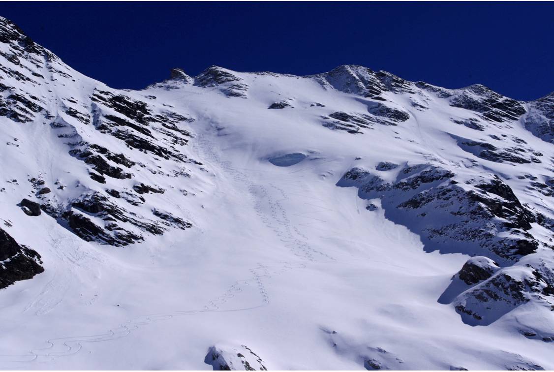 #29 Grande Rousse tracée : Le joli sommet a été parcouru... et pas par des héliskieurs!!! Grande Rousse tracée : Le joli sommet a été parcouru... et pas par des héliskieurs!!!