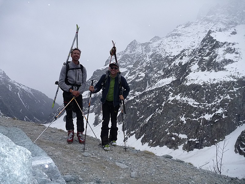 #8 Retour sentier : 13h30. 2100 m. Ouf on a évité le brouillard sur le glacier ! Retour sentier : 13h30. 2100 m. Ouf on a évité le brouillard sur le glacier !